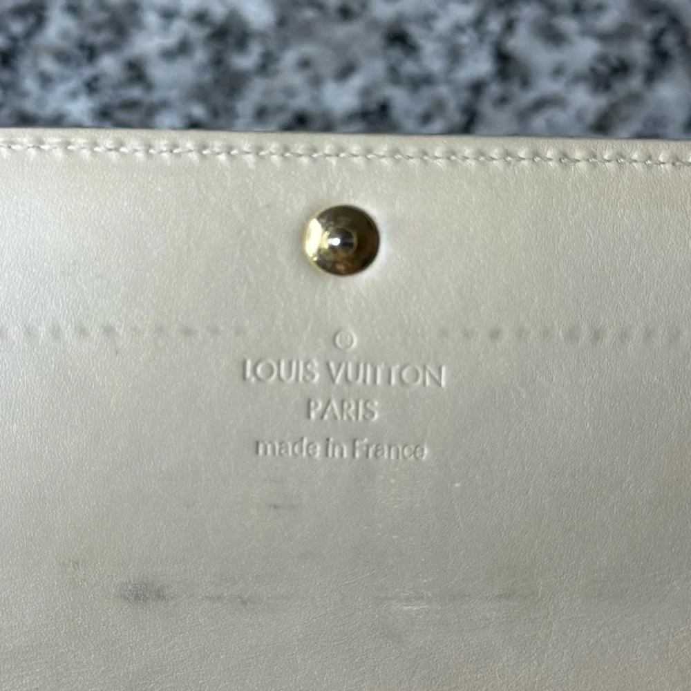 Louis Vuitton TN0181 2011 Vintage Vernis Patent Leather Sarah Wallet AUTHENTIC